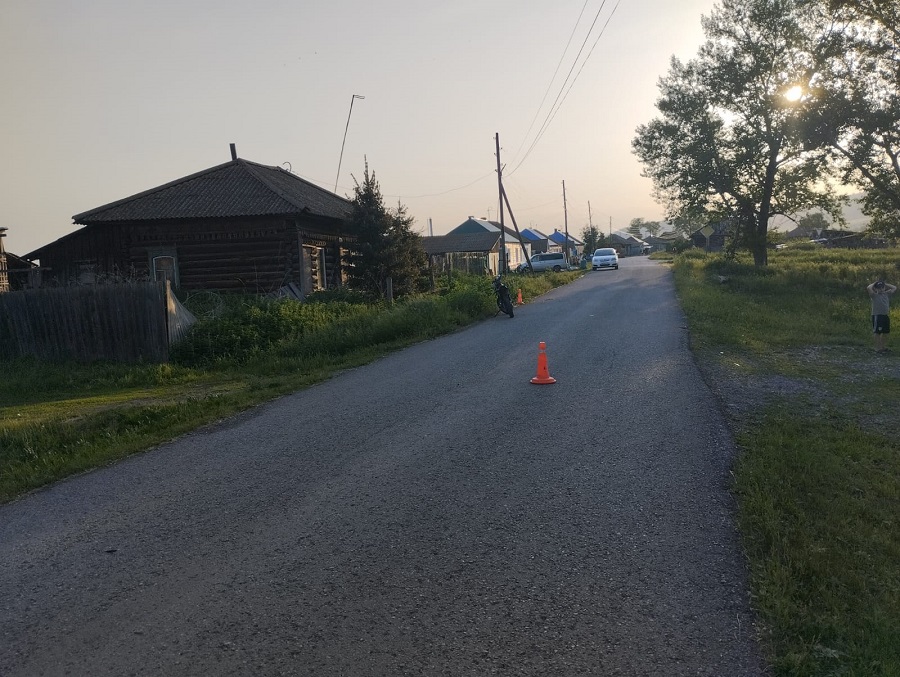 В Назаровском районе произошло столкновение питбайка с электросамокатом, под управлениями несовершеннолетних.
